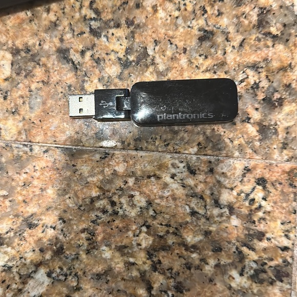 Plantronics Wireless Accessories - Picture 3 of 5